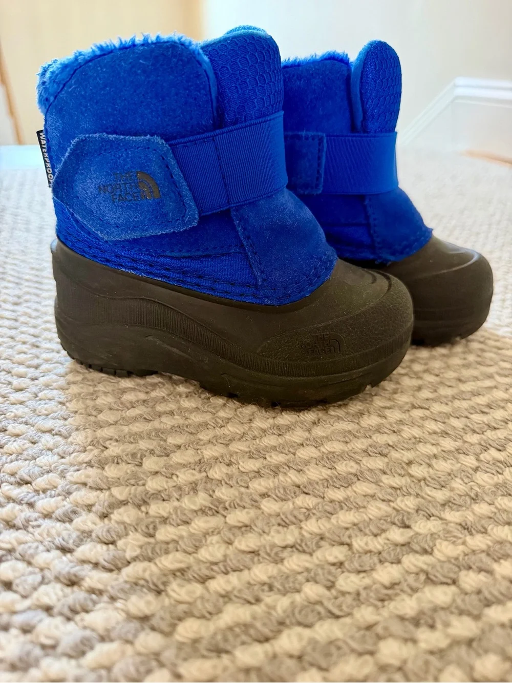 The North Face Alpenglow II Waterproof Insulated Winter Boots | Toddler Size 6 |